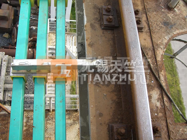 單級滑觸線.jpg 單級滑觸線.jpg